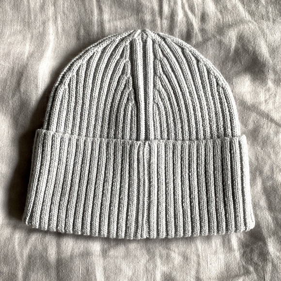 Lululemon On Top of It beanie - Picture 2 of 3